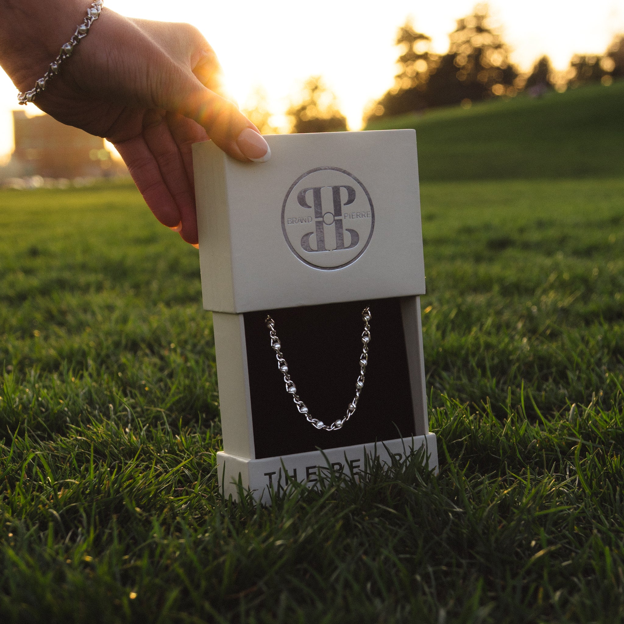 THE PEARL (Necklace)