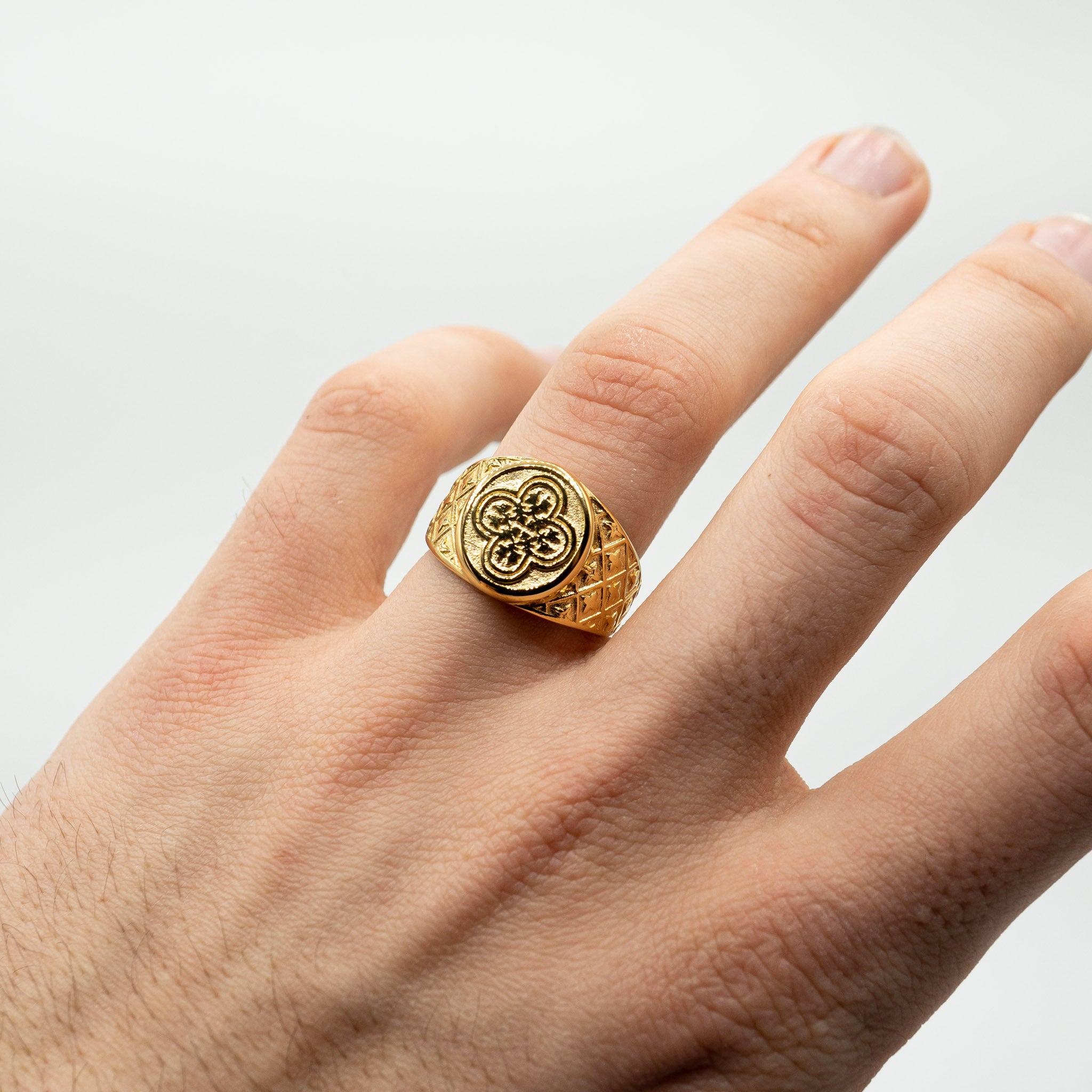 Unseen Beauty Ring GLD